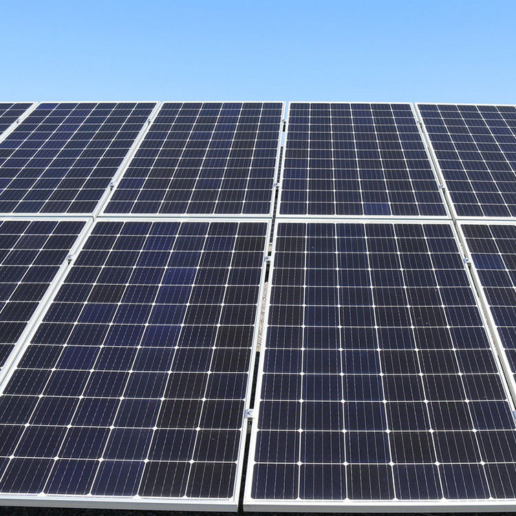 Mercato europeo pannelli fotovoltaici a 425W a 23-24,2% di efficienza
